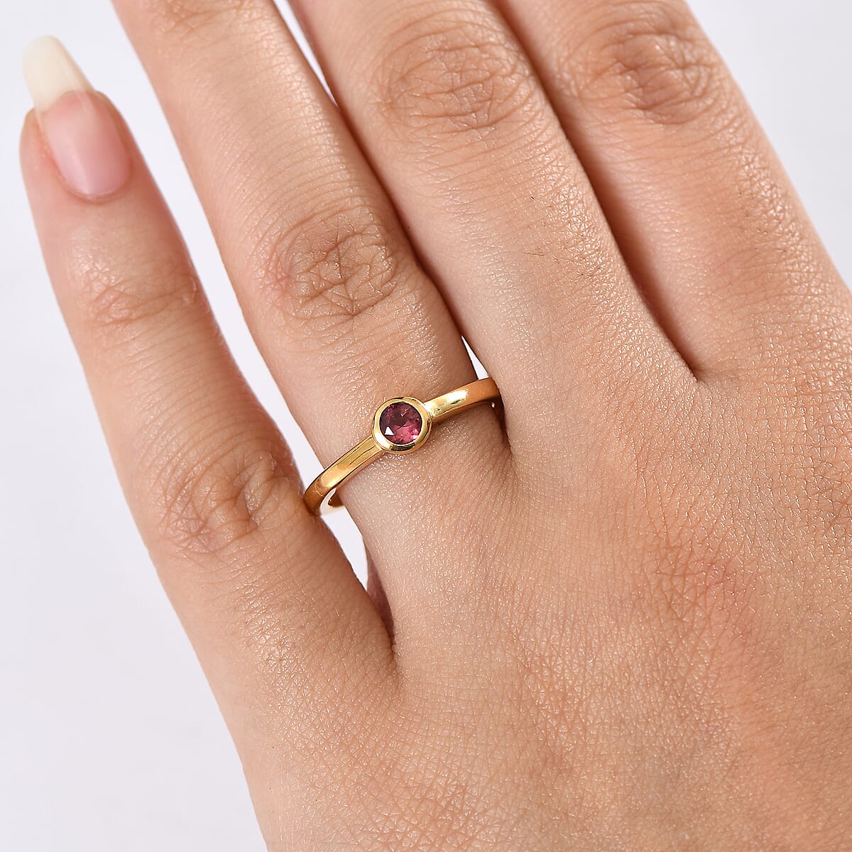 D'Joy Poke Free Pink Tourmaline 0.25 ctw Solitaire Ring in 18K Vermeil Yellow Gold Over Sterling Silver (Size 10.0) image number 2