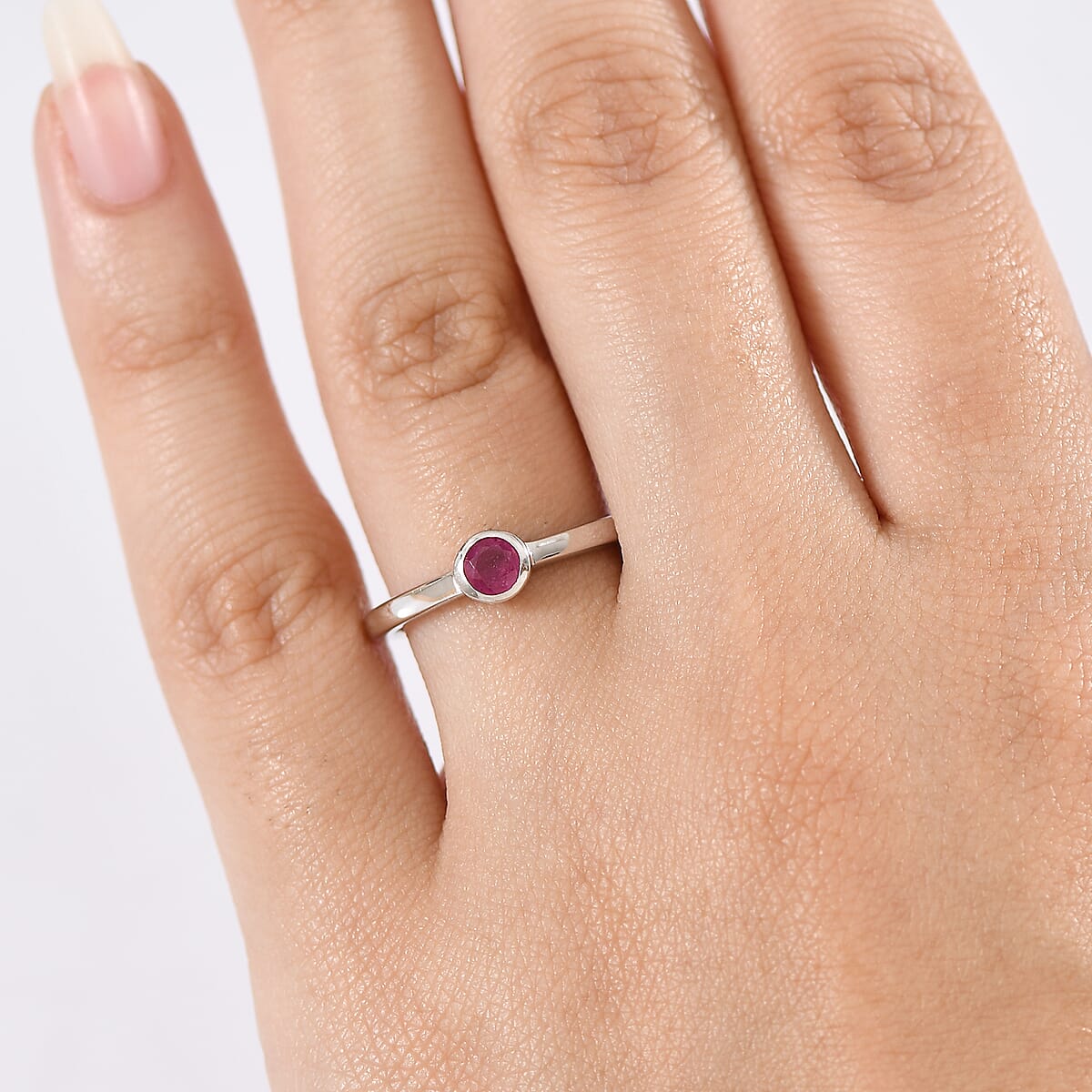 D'Joy Poke Free Pink Tourmaline 0.25 ctw Solitaire Ring in Rhodium Over Sterling Silver (Size 7.0) image number 2