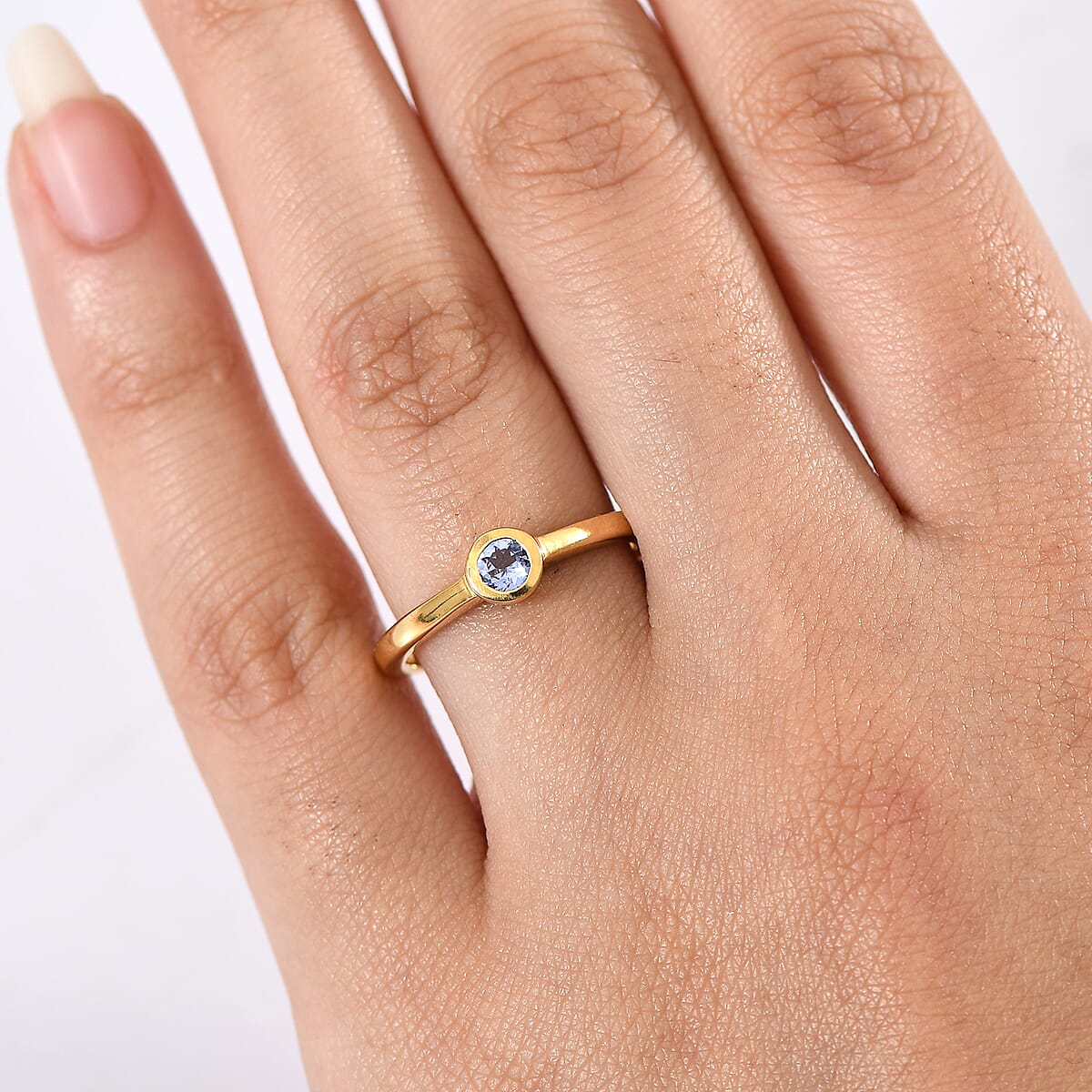 D'Joy Poke Free Tanzanite 0.25 ctw Solitaire Ring in 18K Vermeil Yellow Gold Over Sterling Silver (Size 10.0) image number 2