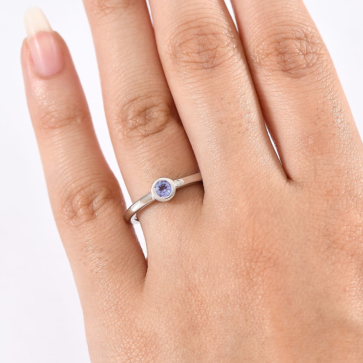 D'Joy Poke Free Tanzanite 0.25 ctw Solitaire Ring in Rhodium Over Sterling Silver (Size 8.0) image number 2