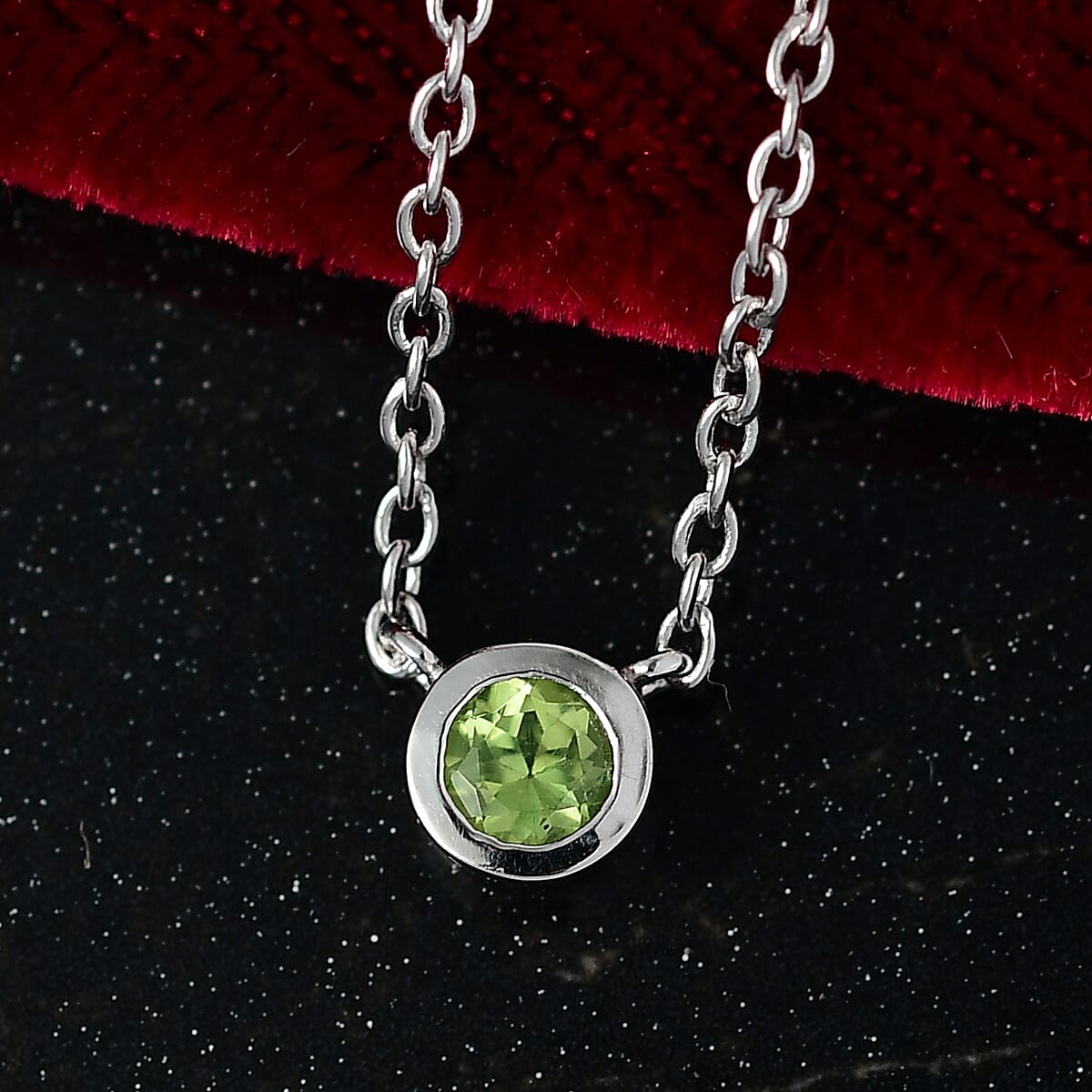 D'Joy Poke Free Hebei Peridot 0.35 ctw Necklace 18 Inches in Rhodium Over Sterling Silver image number 1