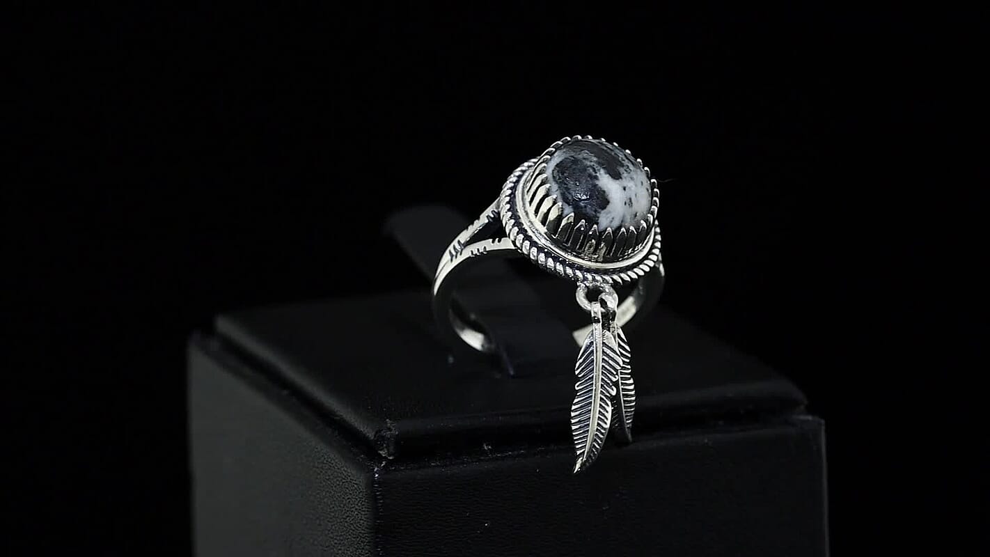 D'Joy Artisan Crafted White Buffalo 4.30 ctw Ring in Sterling Silver (Size  10.0)