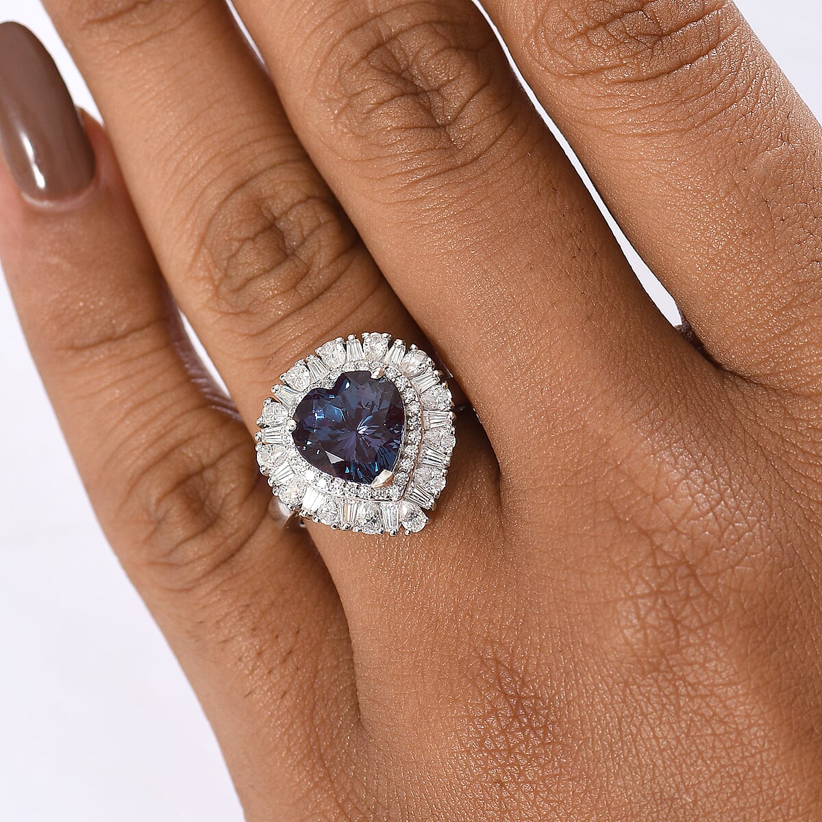 Luxuriant Premium Lab Grown Alexandrite and Moissanite 5.90 ctw Twilight Heart Ring in Rhodium Over Sterling Silver (Size 10.0) image number 2