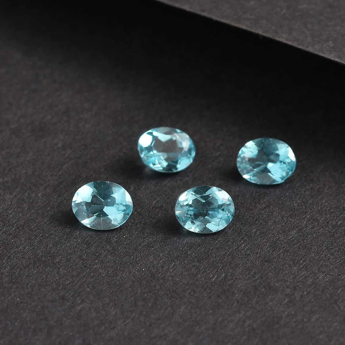 Set of 4 AA Blue Apatite (Ovl 5x4 mm) 1.53 ctw image number 1