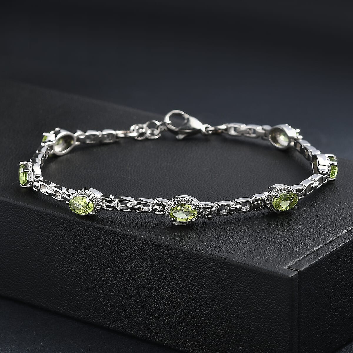 EverTrue Hebei Peridot 3.25 ctw Bracelet in Stainless Stee (7.00 In)  image number 1
