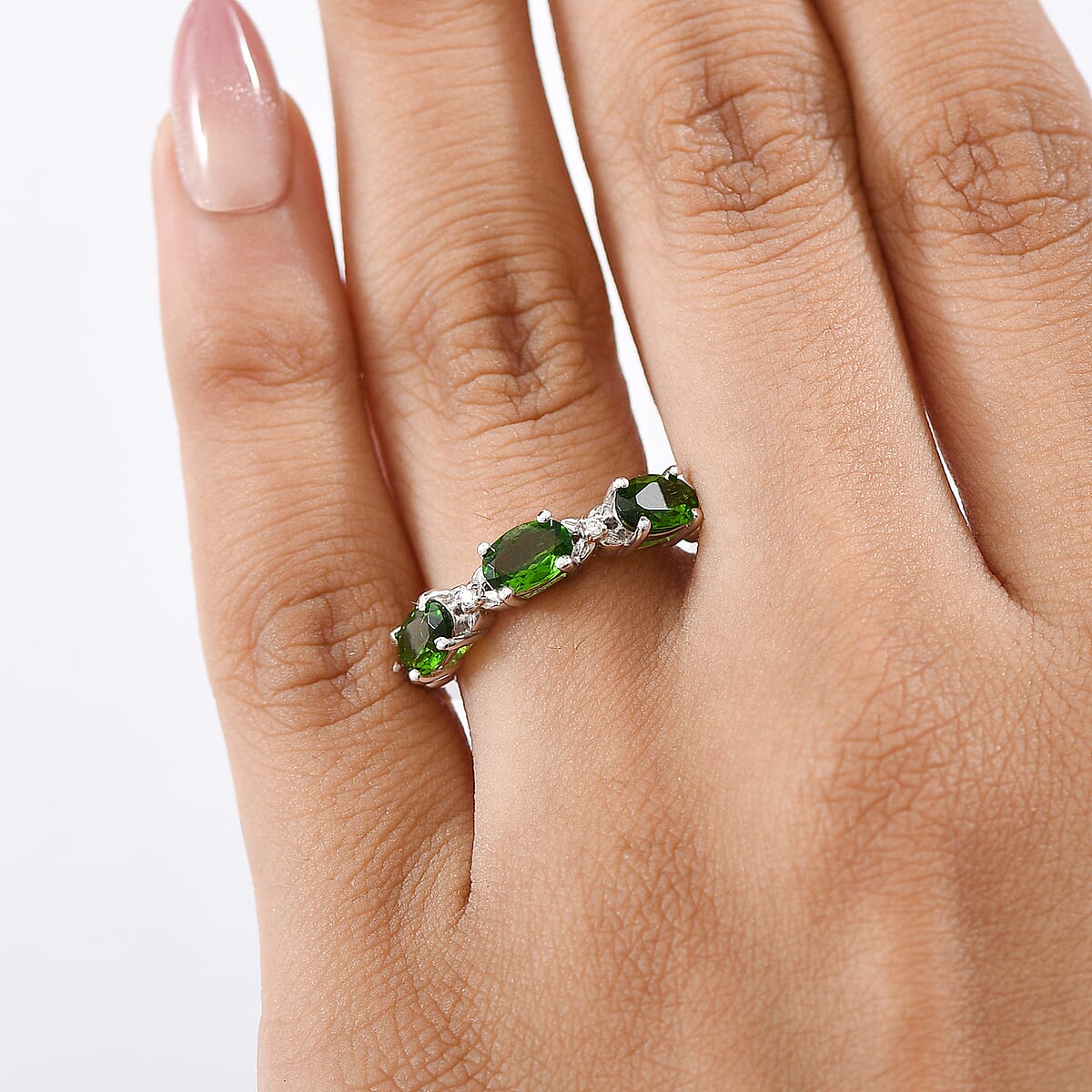 Doorbuster D’Joy Chrome Diopside and White Zircon 1.30 ctw Four Leaf Clover Ring in Rhodium Over Sterling Silver (Size 10.0) image number 2