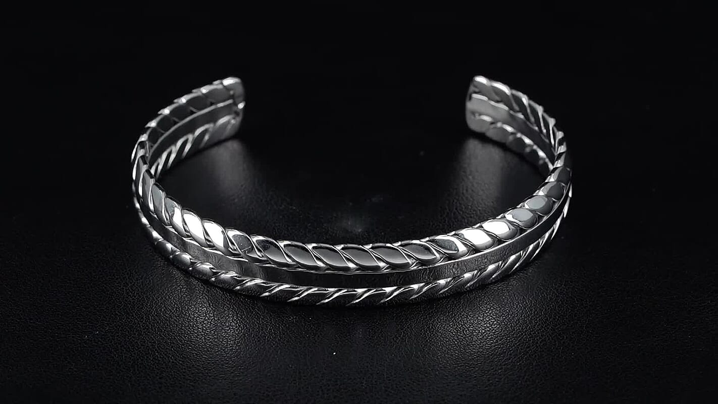 Diamond Cut Cuff Bracelet in Stainless Steel (7.0 In)