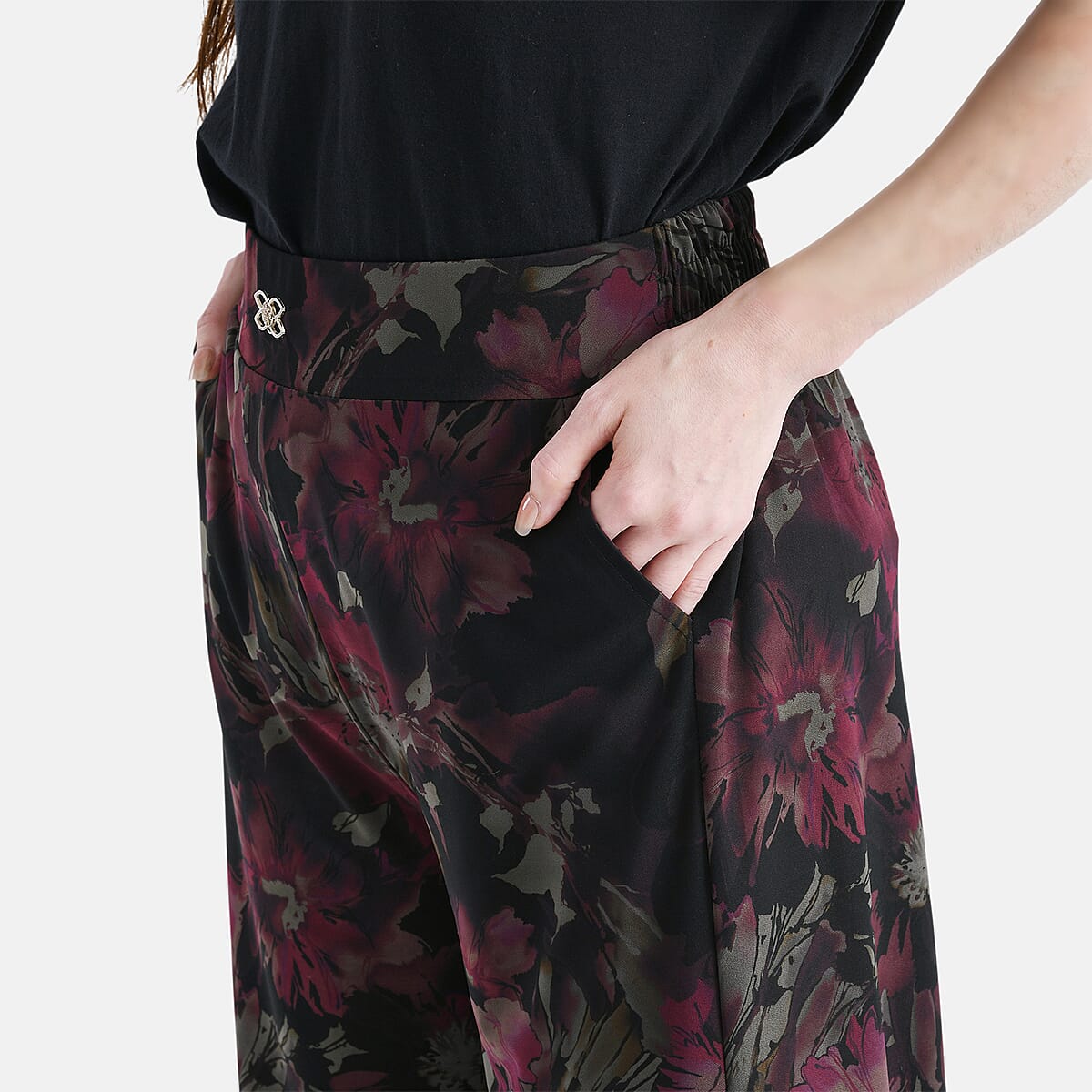 TAMSY Fuchsia Printed Wide Leg Capri Pant with Pockets - L/XL image number 4