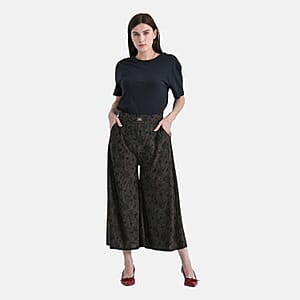 TAMSY Navy Floral Printed Wide Leg Capri Pant with Pockets - S/M
