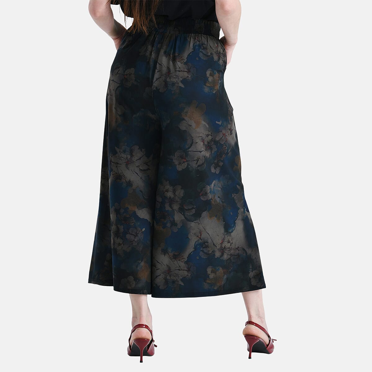 TAMSY Blue Floral Printed Wide Leg Capri Pant with Pockets - S/M image number 2