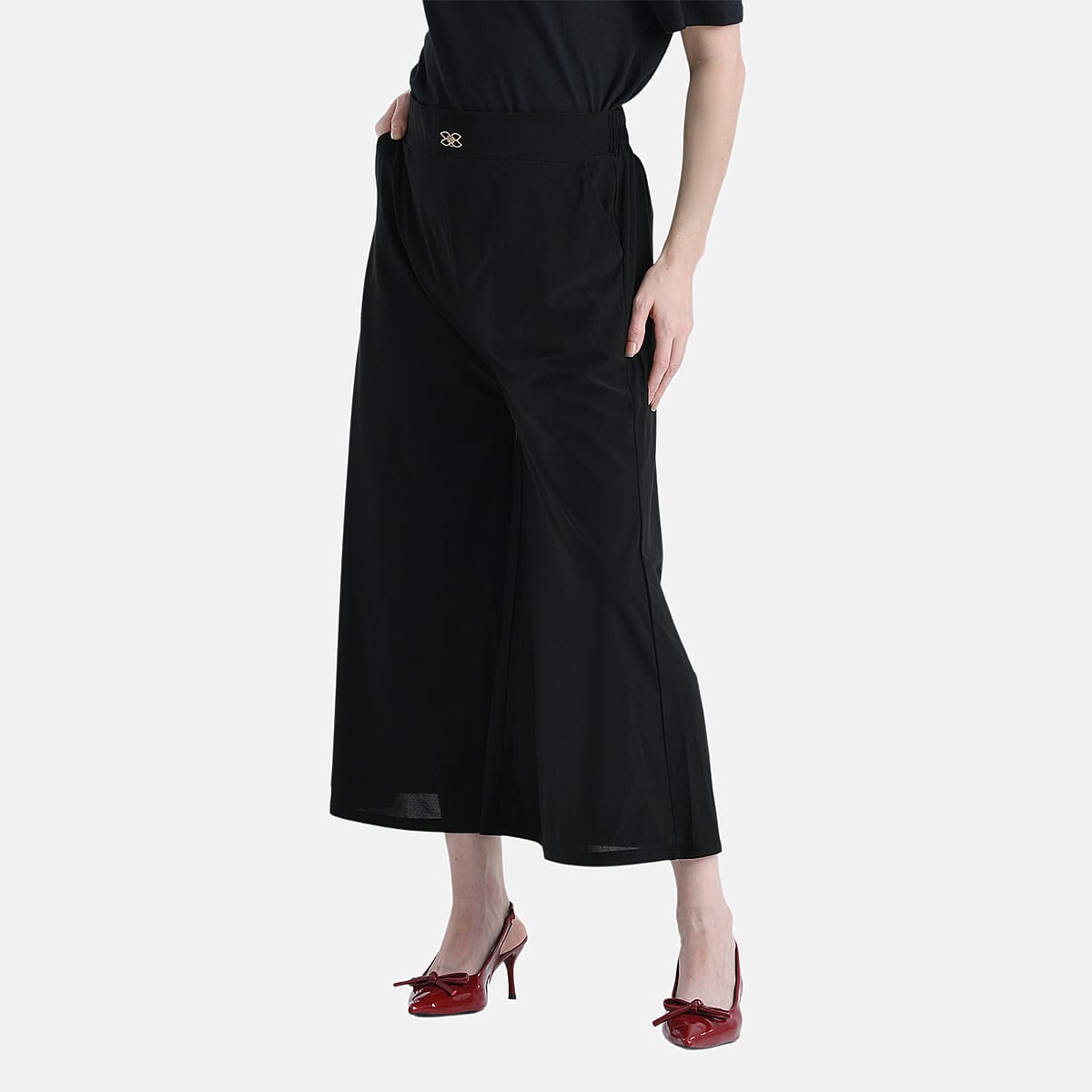 Tamsy Black Solid Capri Wide Leg Pant with Pockets - S/M image number 3