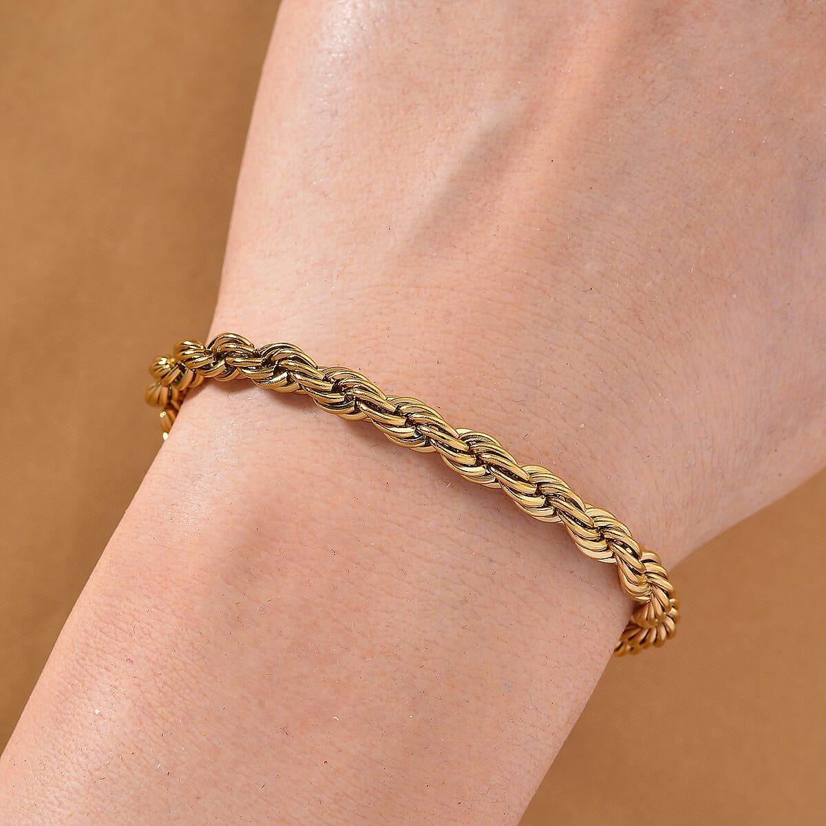 Rope Chain Bracelet in ION Plated YG Stainless Steel (7-9In) image number 1