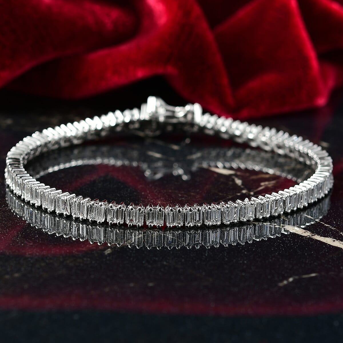 Luxuriant Lab Grown Diamond G-H SI 4.25 ctw Bracelet in Rhodium Over Sterling Silver (7.25 In) image number 1