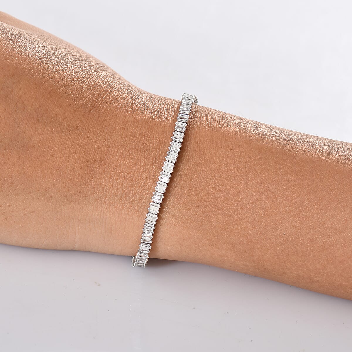Luxuriant Lab Grown Diamond G-H SI 4.25 ctw Bracelet in Rhodium Over Sterling Silver (7.25 In) image number 2