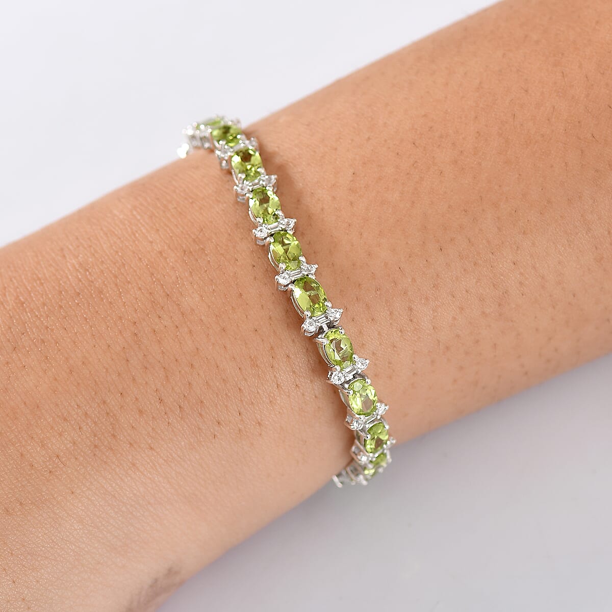 GP Royal Art Deco Collection Peridot and Multi Gemstone 14.20 ctw Wanda Bracelet in Rhodium Over Sterling Silver (8.00 In) image number 3