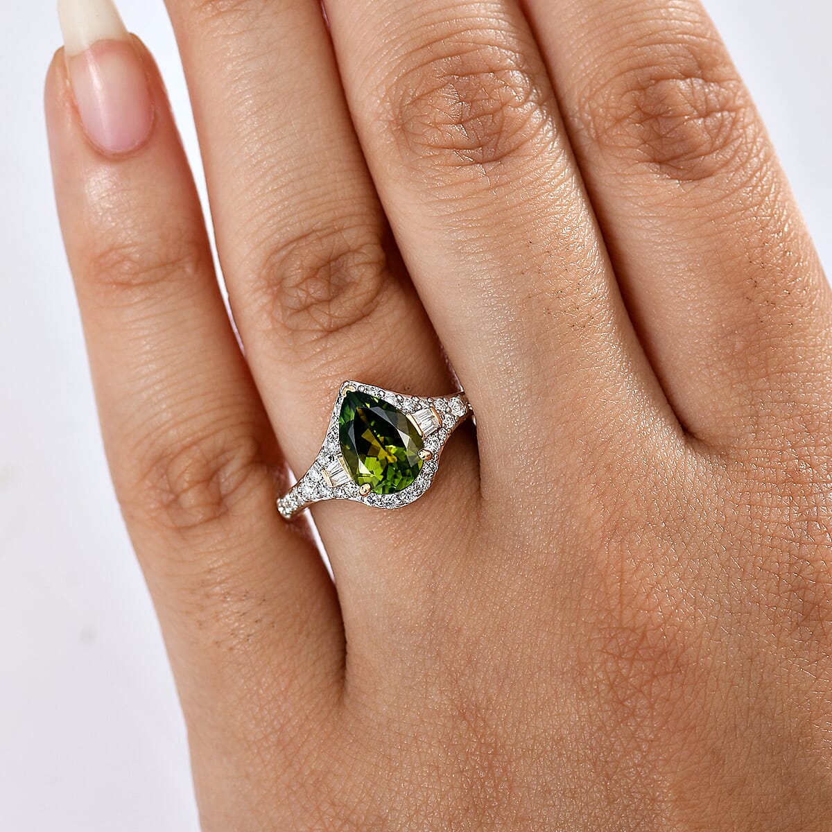 Certified & Appraised Luxoro AAA Sapo Green Tourmaline and I2 Diamond 1.90 ctw Ring in 10K Yellow Gold (Size 7.0) image number 2