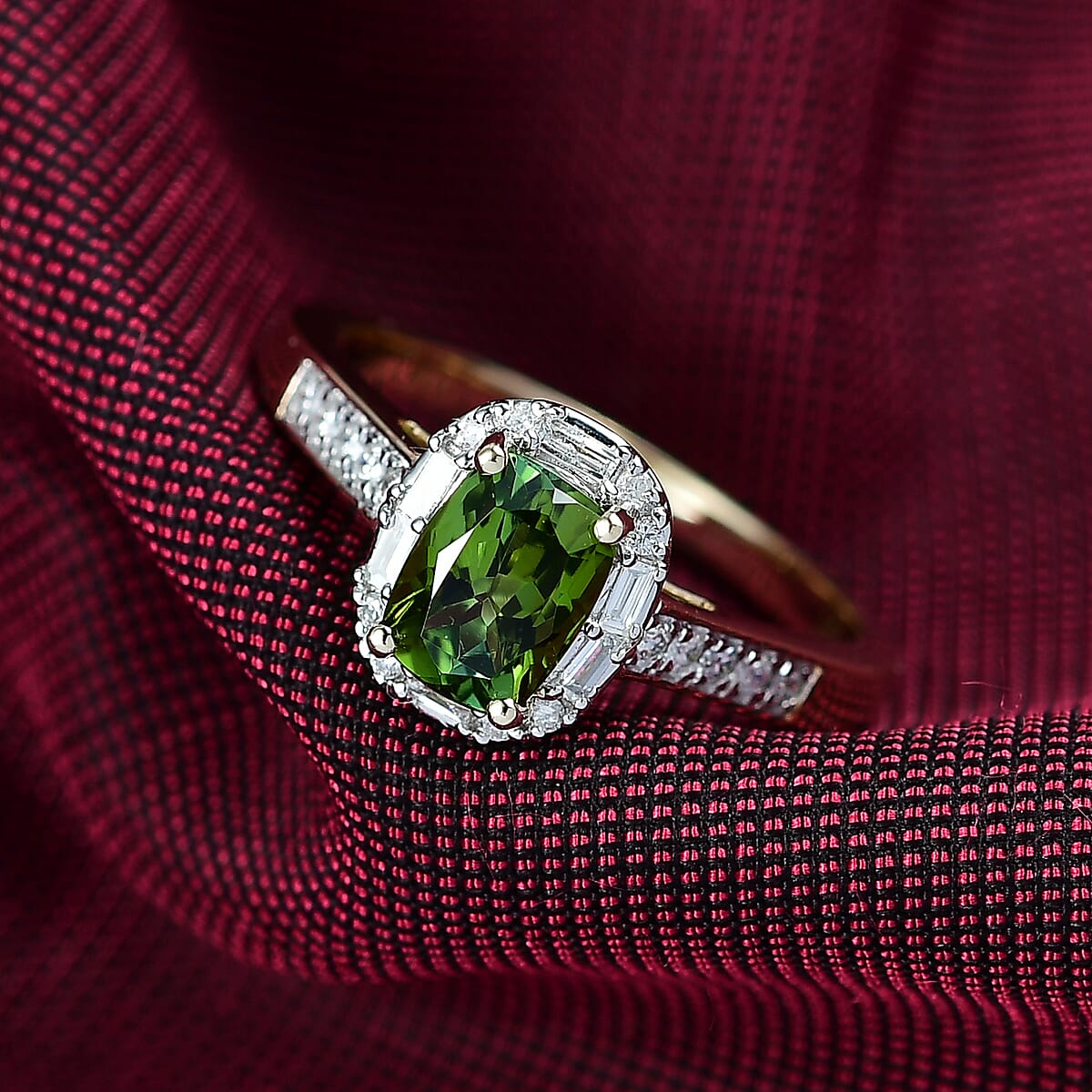 Certified & Appraised Luxoro AAA Sapo Green Tourmaline and I2 Diamond 1.57 ctw Ring in 10K Yellow Gold (Size 6.0) image number 1