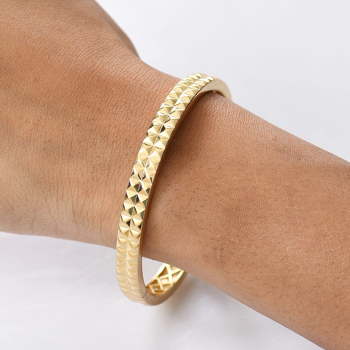 EverTrue Bronzella Collection Diamond-cut Bangle Bracelet in 18K YG Plated Bronze (7.25 In) image number 2