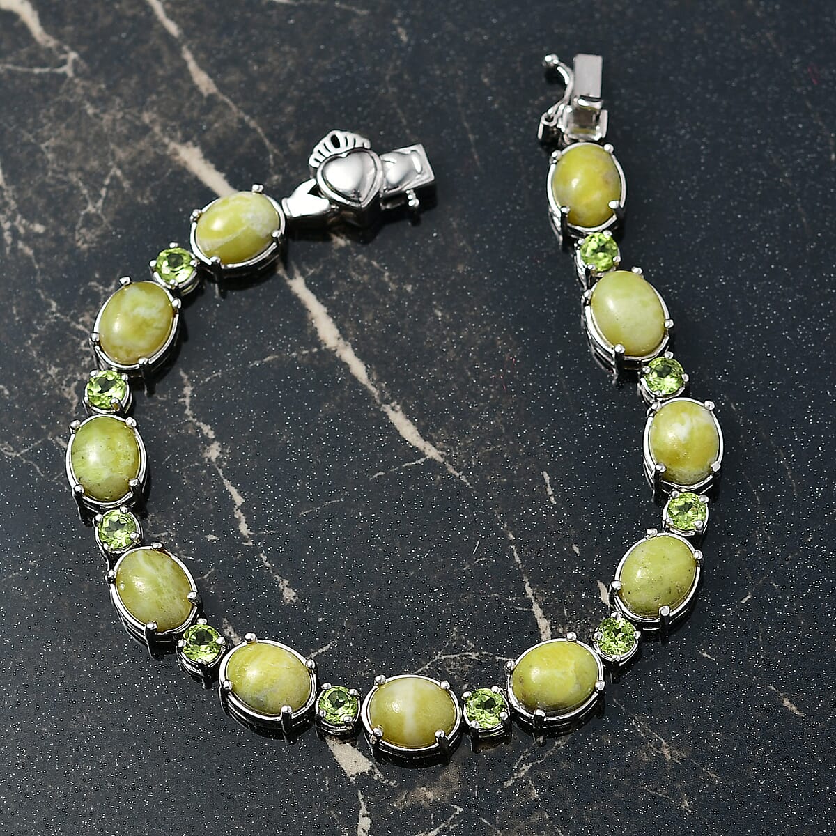 EverTrue Connemara Marble and Peridot 25.25 ctw Claddagh Bracelet in Platinum Bond (7.25 In) image number 1