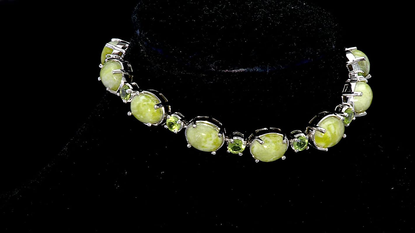 EverTrue Connemara Marble, Peridot Claddagh Bracelet in Platinum Bond (7.25 In) 25.25 ctw