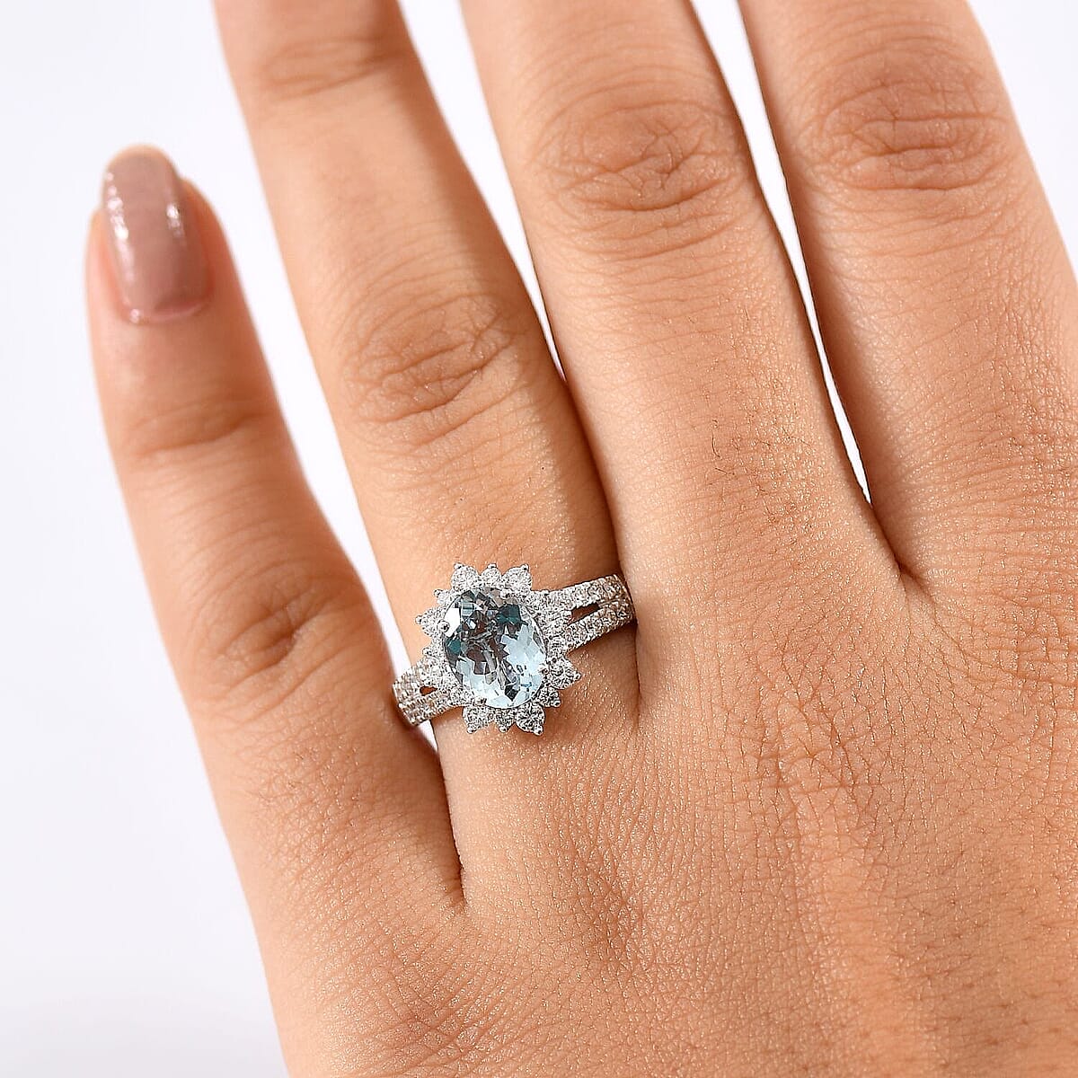 Certified & Appraised 10K White Gold AAA Espirito Aquamarine, Luxuriant Lab Grown Diamond (G-H, SI) Ring (Size 11.5) 2.24 ctw image number 2