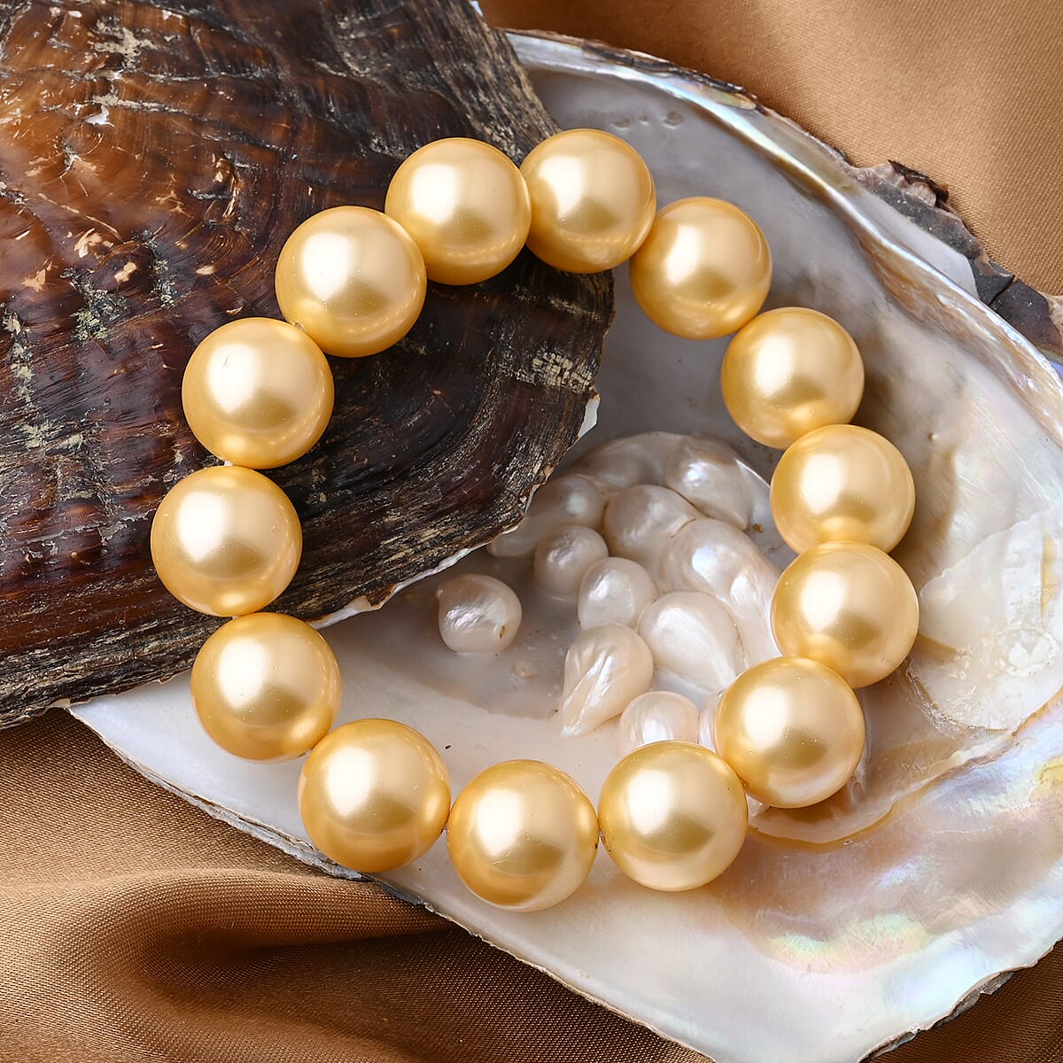 TLV Golden Shell Pearl 11-13mm Stretch Bracelet image number 2