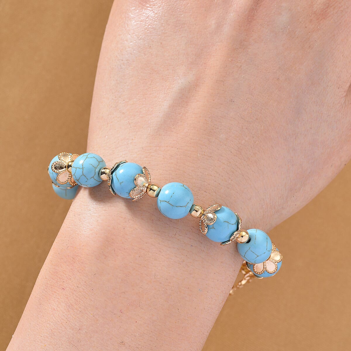 Blue Howlite 90.00 ctw Beaded Bracelet with Owl Charm in Goldtone (6.50-8.0In) image number 1