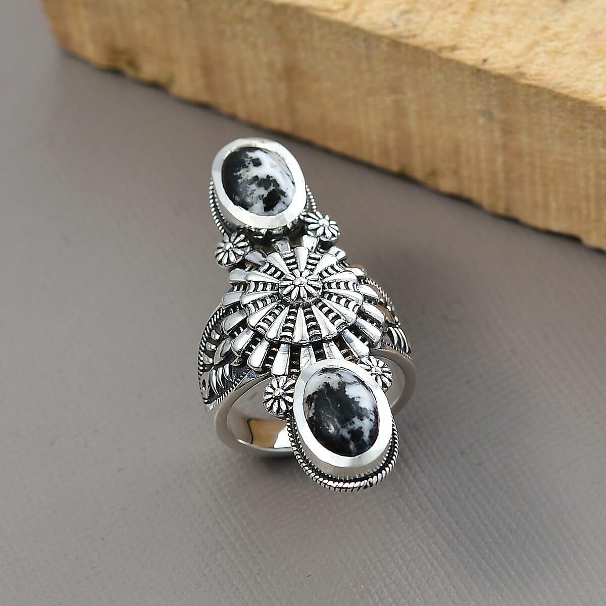 D'Joy Artisan Crafted White Buffalo 4.85 ctw Ring in Sterling Silver (Size 10.0) image number 1