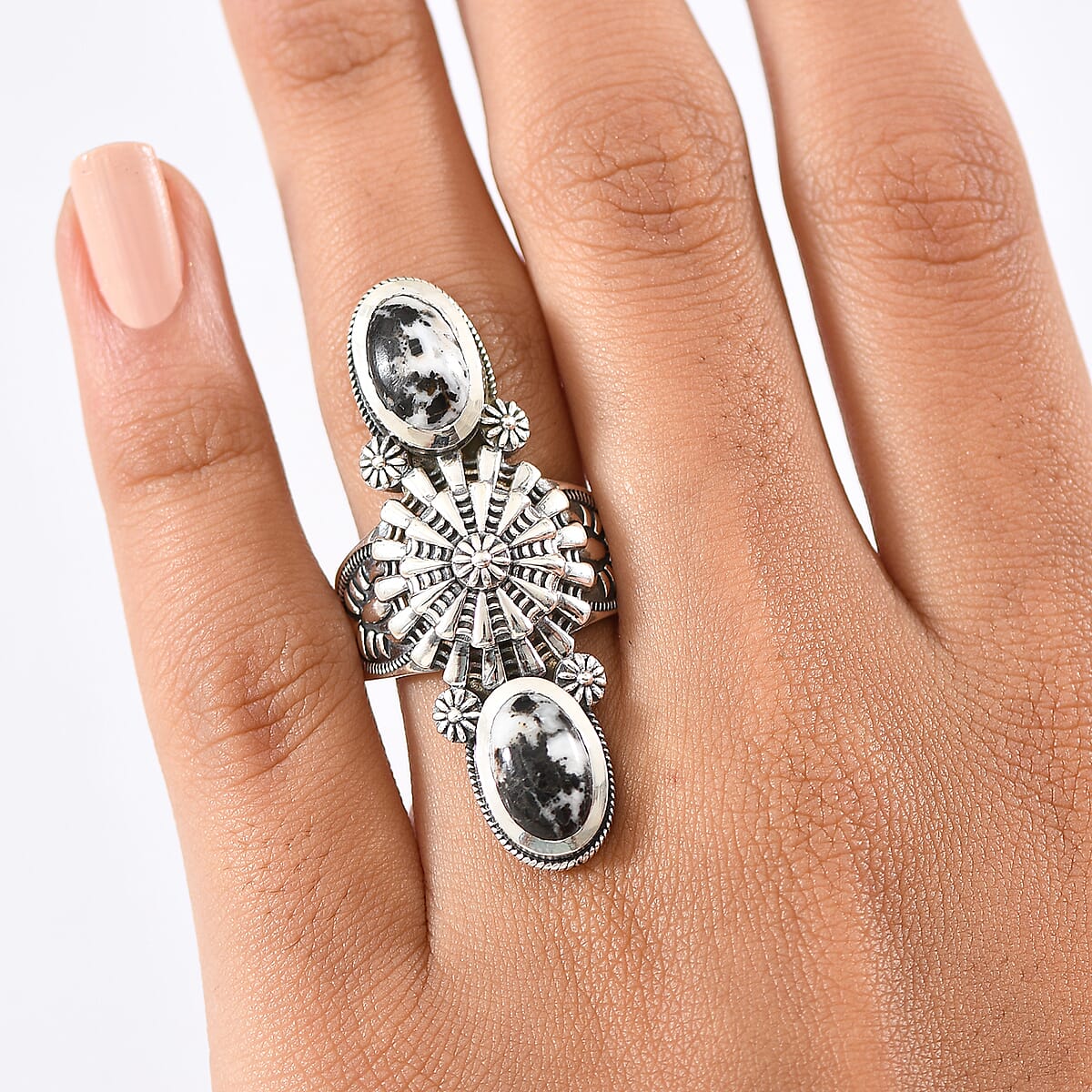 D'Joy Artisan Crafted White Buffalo 4.85 ctw Ring in Sterling Silver (Size 7.0) image number 2