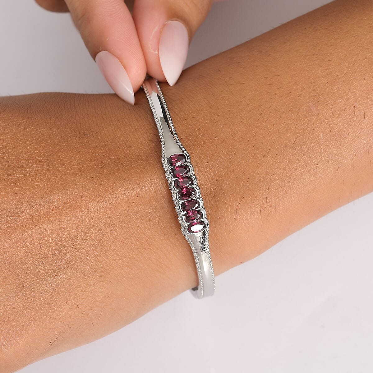 EverTrue Orissa Rhodolite Garnet 2.15 ctw Bangle Bracelet in Stainless Steel (6.50 In) image number 2
