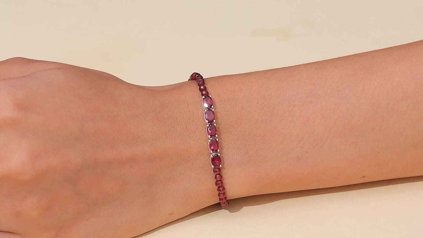 D'Joy Orissa Rhodolite Garnet 18.50 ctw Beaded Bracelet in Sterling Silver (7.25 In)