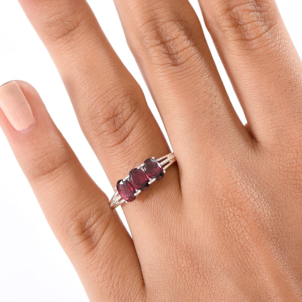 D'Joy Orissa Rhodolite Garnet 1.50 ctw 3 Stone Ring in Sterling Silver (Size 5.0) image number 2