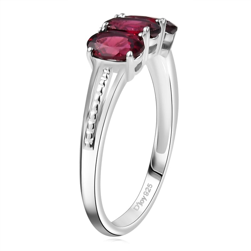 D'Joy Orissa Rhodolite Garnet 1.50 ctw 3 Stone Ring in Sterling Silver (Size 5.0)