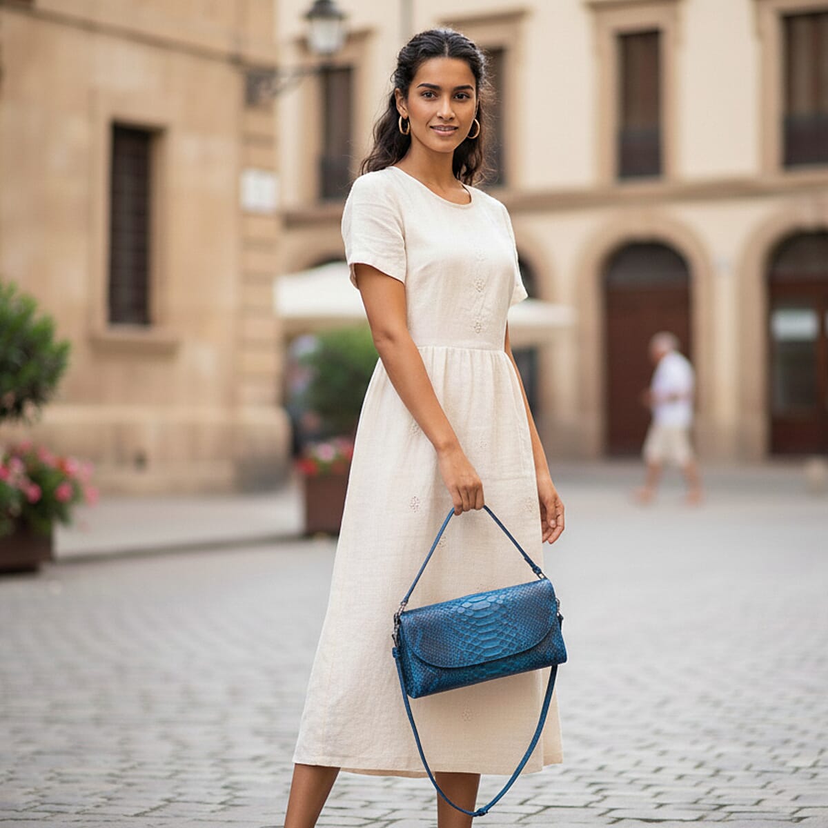 The Grand Pelle Handcrafted Blue Genuine Python Leather Crossbody Clutch Bag with Shoulder Strap image number 2