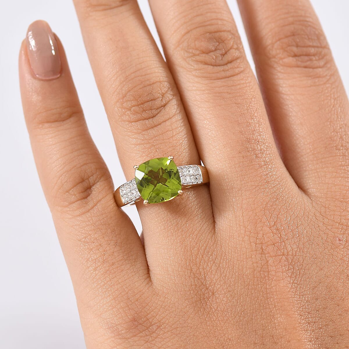 AAA Peridot and G-H SI Luxuriant Lab Grown Diamond 4.62 ctw Ring in 10K Yellow Gold (Size 8.0) image number 2