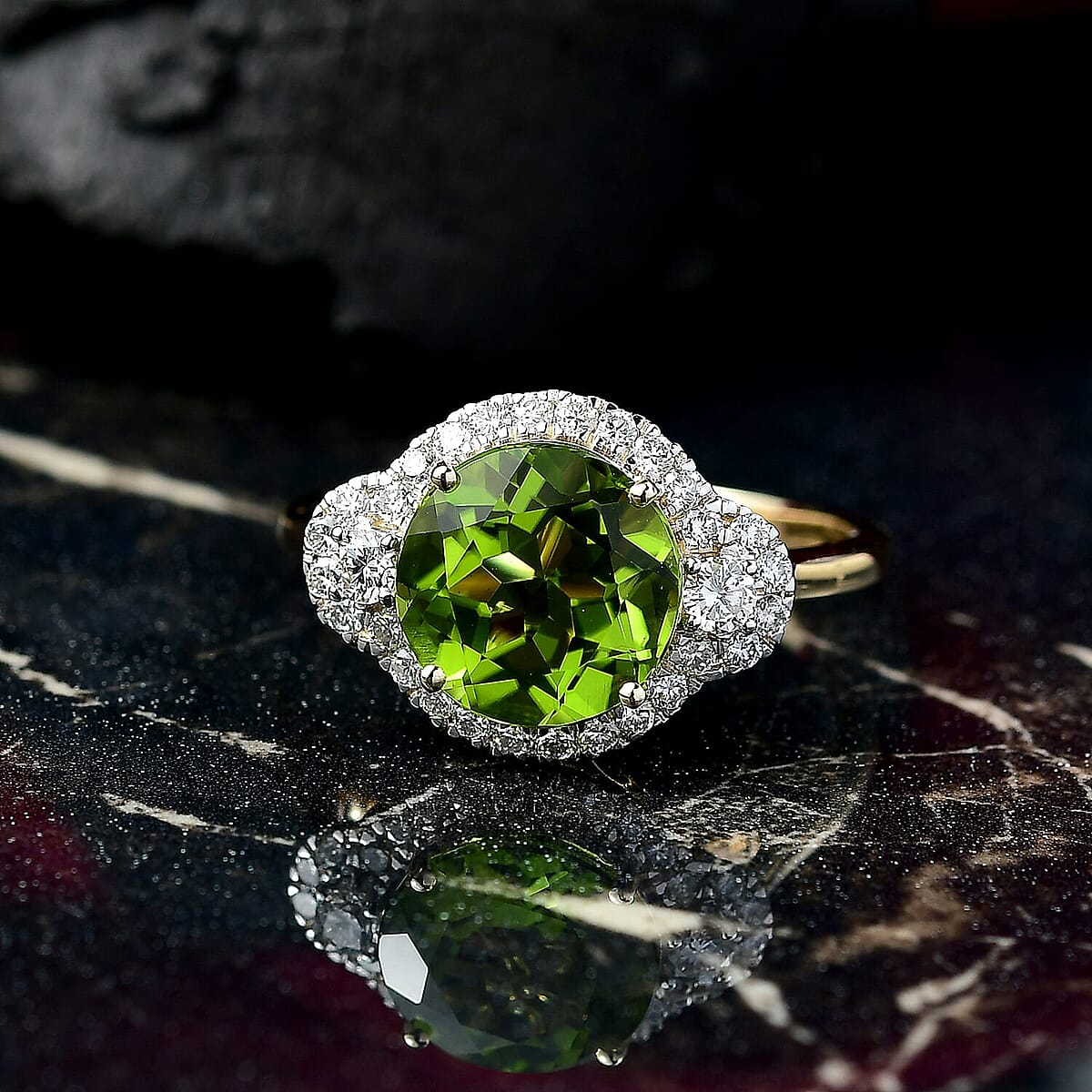 AAA Peridot and Luxuriant Lab Grown Diamond G-H SI 4.35 ctw Ring in 10K Yellow Gold (Size 6.5) image number 1