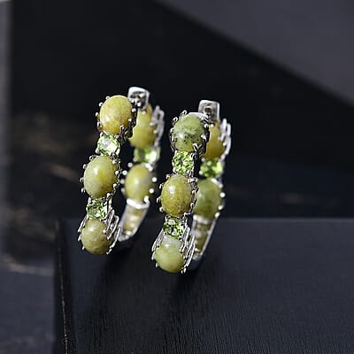EverTrue Connemara Marble and Peridot 15.10 ctw Whispers of Ireland Clover Leaf Earrings in Platinum Bond