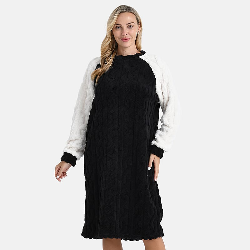 Tamsy Black Fleece Lounger - One Size Fits Most