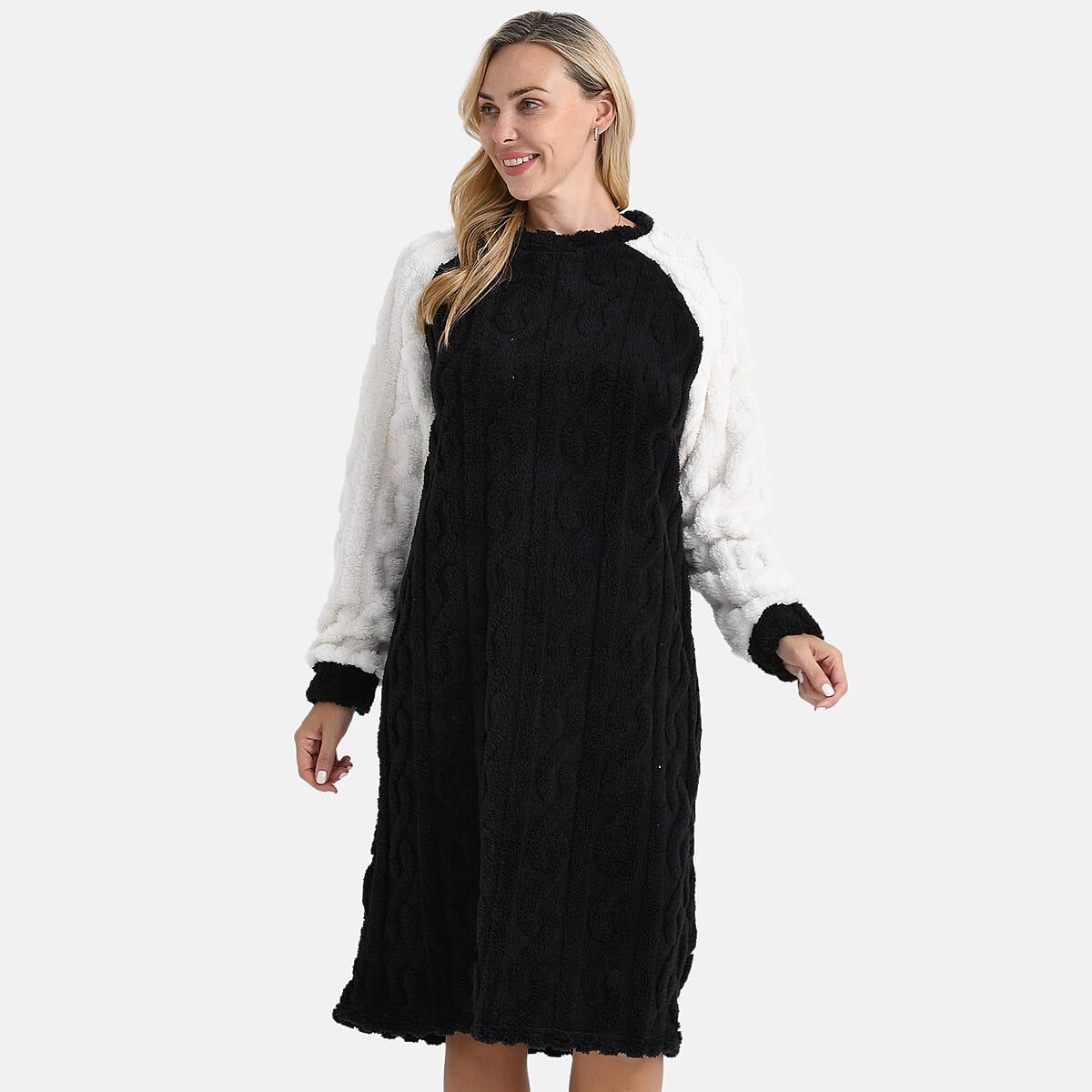 Tamsy Black Fleece Lounger - One Size Fits Most image number 1