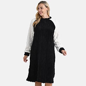 Tamsy Black Fleece Lounger - One Size Fits Most