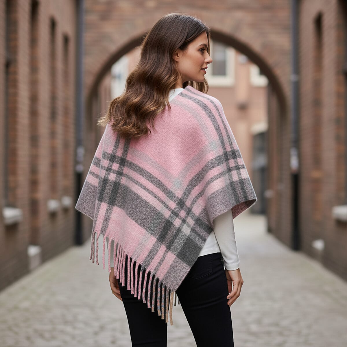 Tamsy Pink Shawl with Fringes image number 1
