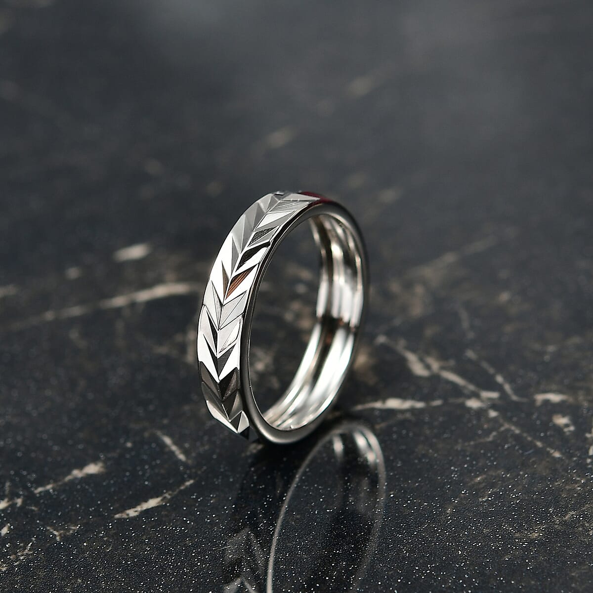 Chevron Band Ring in 950 Palladium (Size 9.0) 2.50 Grams image number 1