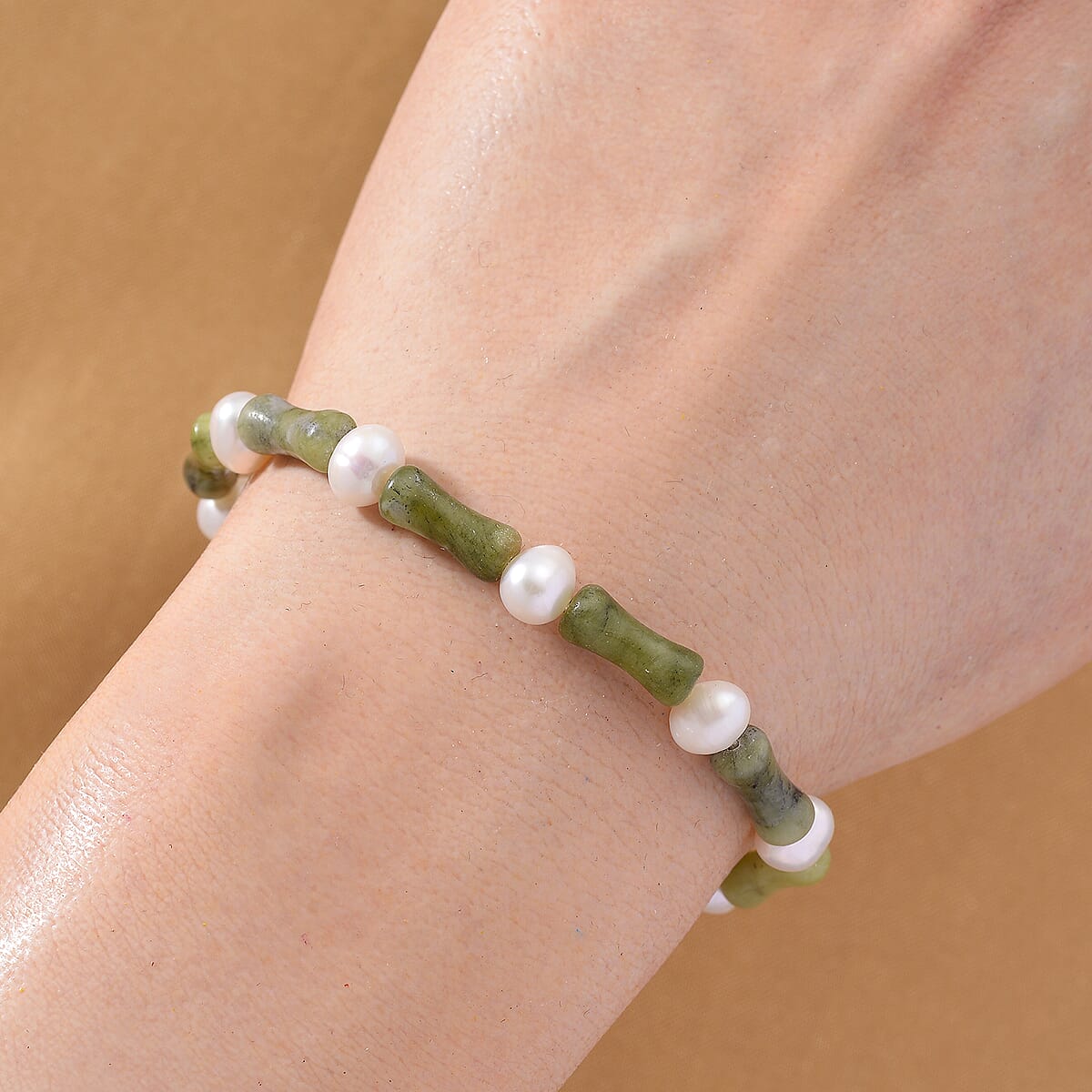 Connemara Marble 15.00 ctw and Freshwater Pearl Bracelet in Goldtone (6.50-8.50In) image number 1