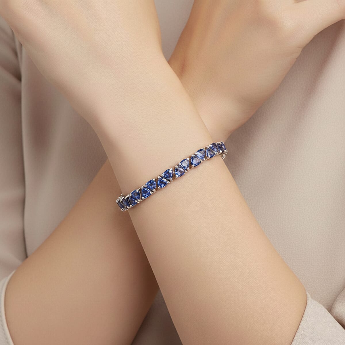 D'Joy Iolite  Cluster Bracelet (Size - 8) in Rhodium OverSterling Silver ,  Silver Wt. 9.5 g 9.72 ctw image number 2