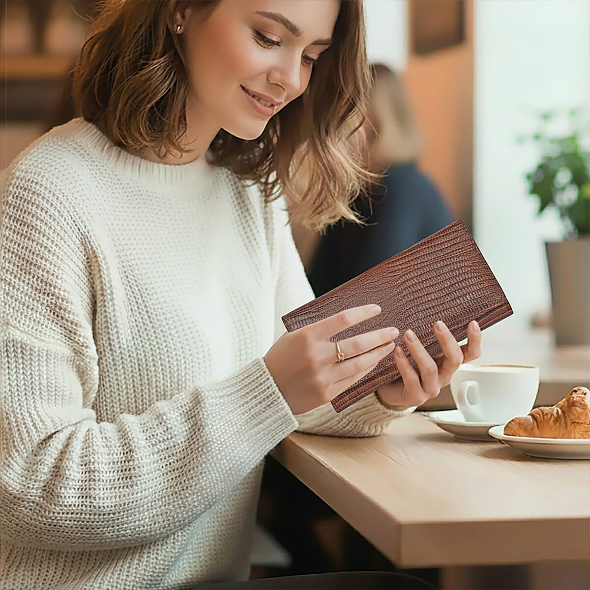 Tamsy Brown Lizard Print Genuine Leather with RFID Wallet image number 3