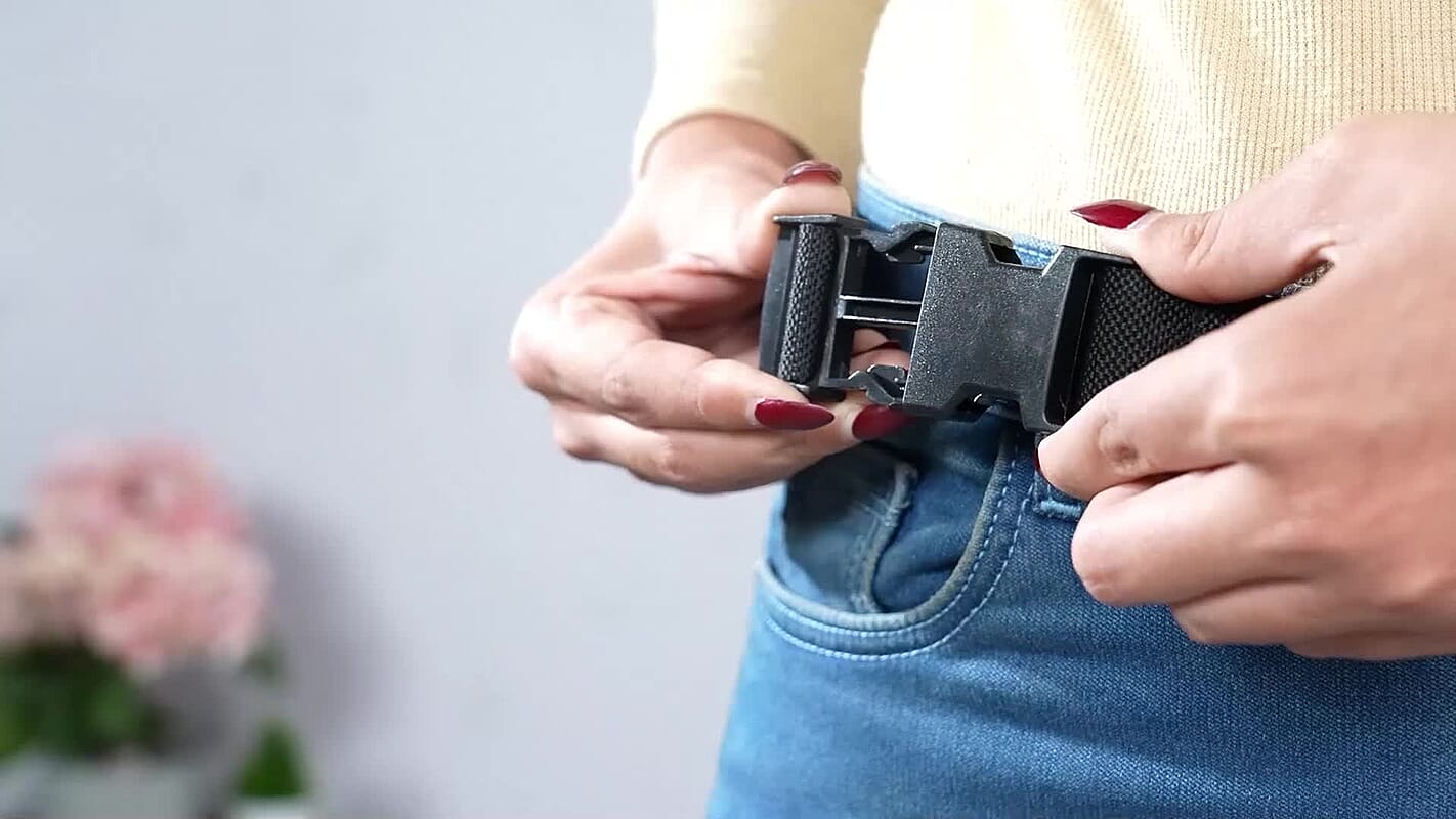 Tamsy Black Genuine Leather Fanny Pack with RFID Protection (17.5"x6.5")