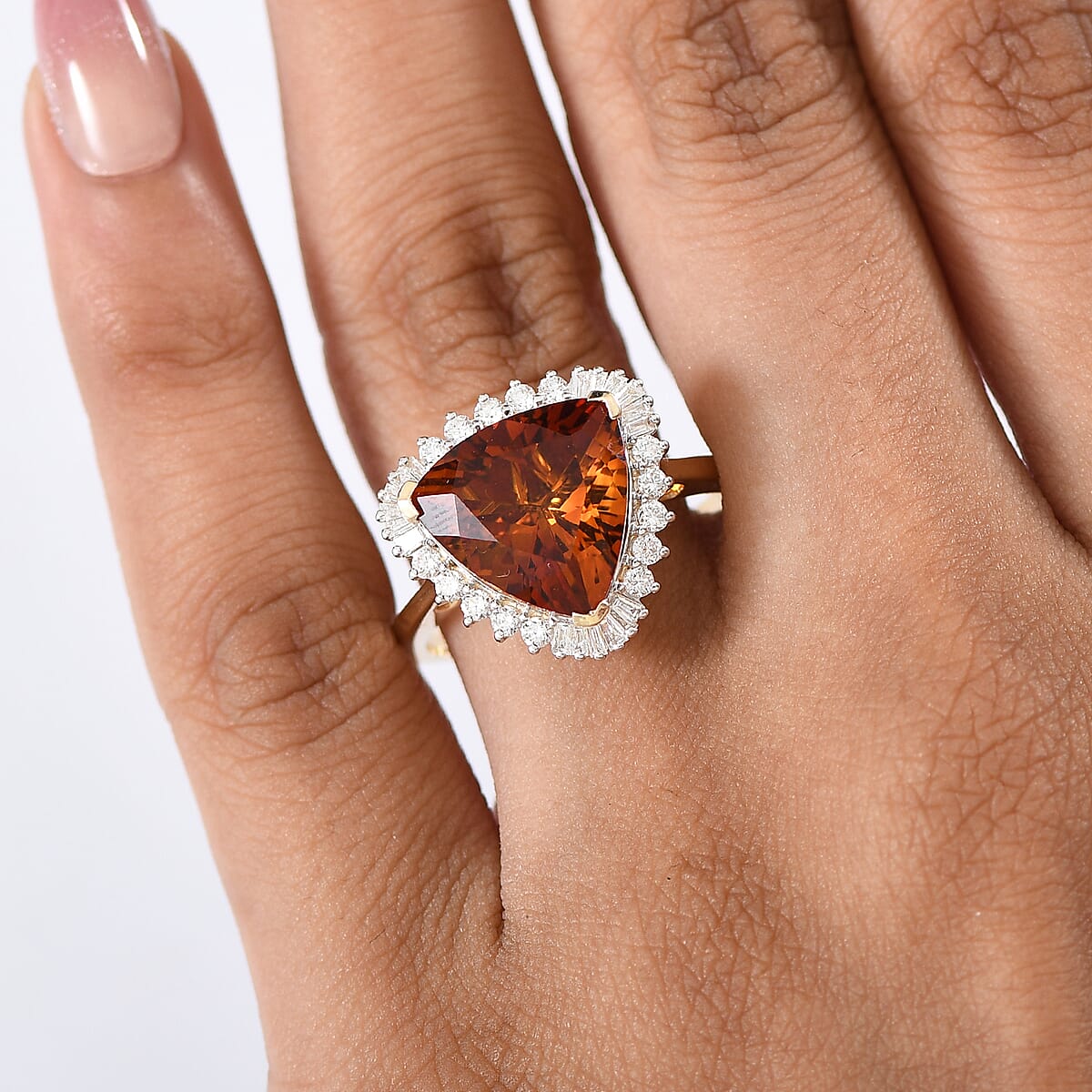 Certified & Appraised AAA Santa Ana Madeira Citrine and Luxuriant Lab Grown Diamond G-H SI 5.95 ctw Ring in 10K Yellow Gold (Size 10.0) 5.95 ctw image number 2