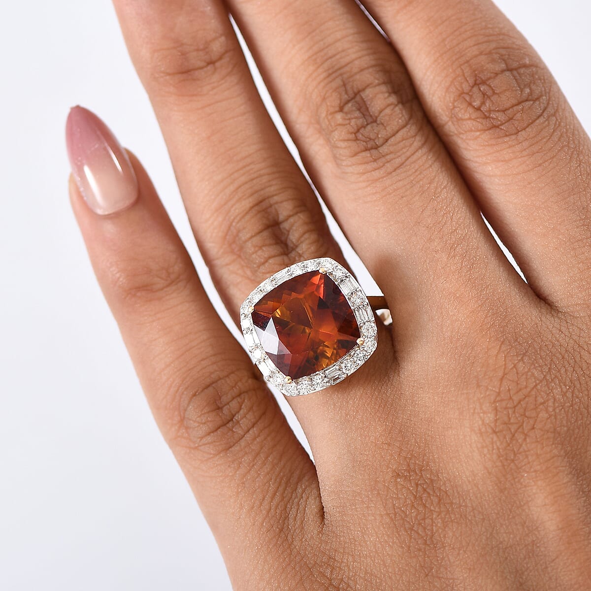 Certified & Appraised AAA Santa Ana Madeira Citrine and Luxuriant Lab Grown Diamond G-H SI 7.75 ctw Ring in 10K Yellow Gold (Size 6.0) image number 2