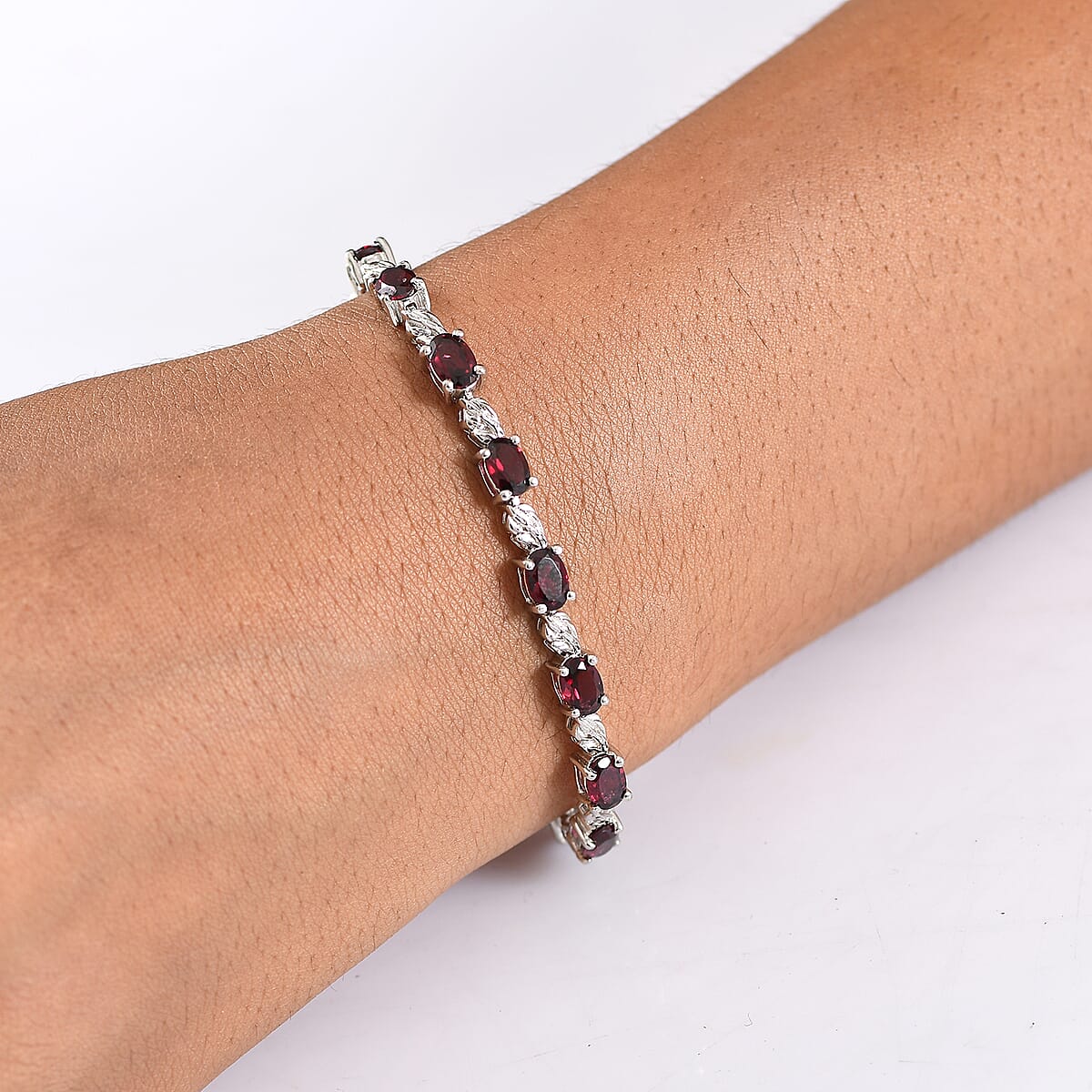 EverTrue Orissa Rhodolite Garnet 9.00 ctw Bracelet in Platinum Bond (6.50 In) image number 2