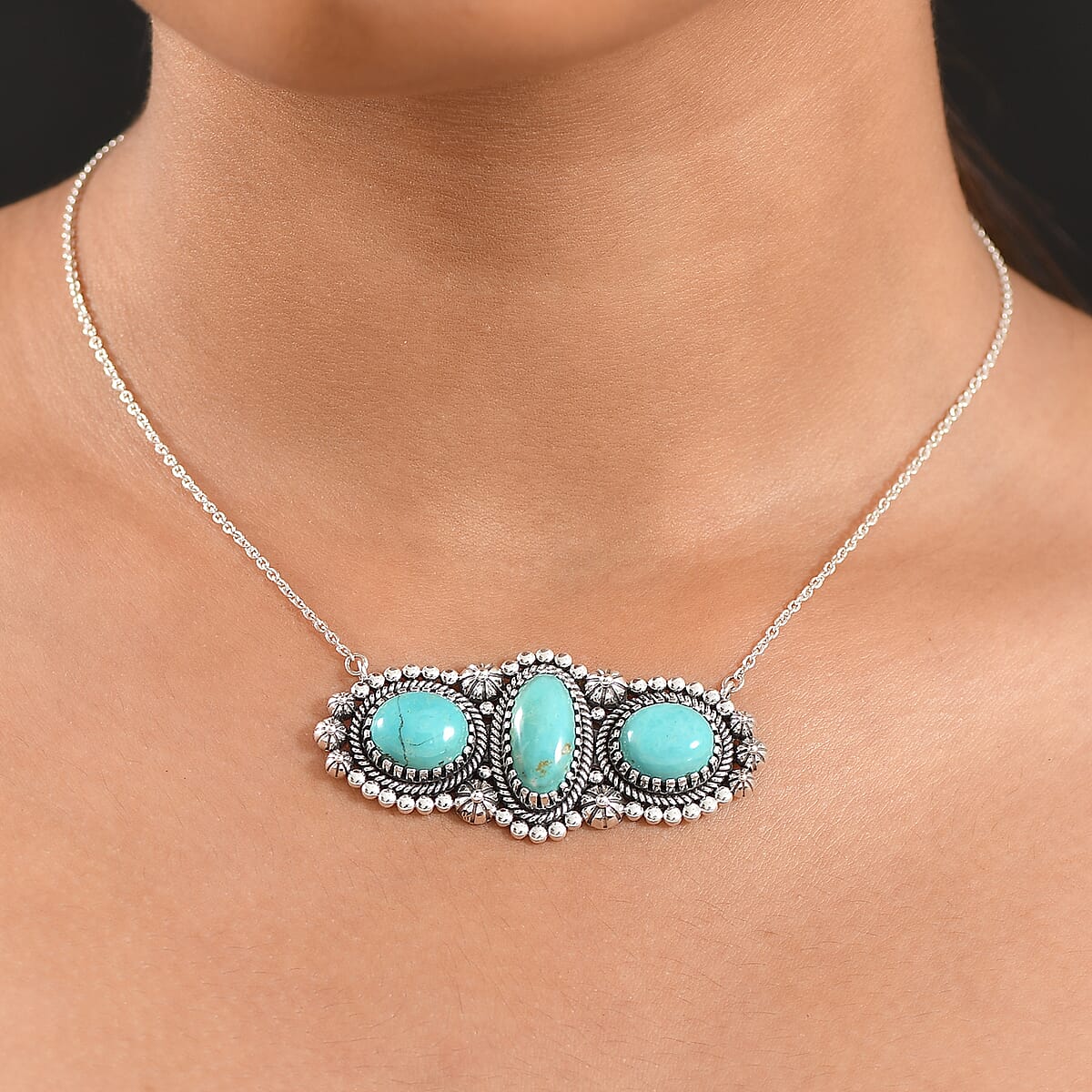 D'Joy Artisan Crafted Tahoe Naveda Turquoise 14.30 ctw Necklace 18 Inches in Sterling Silver image number 2